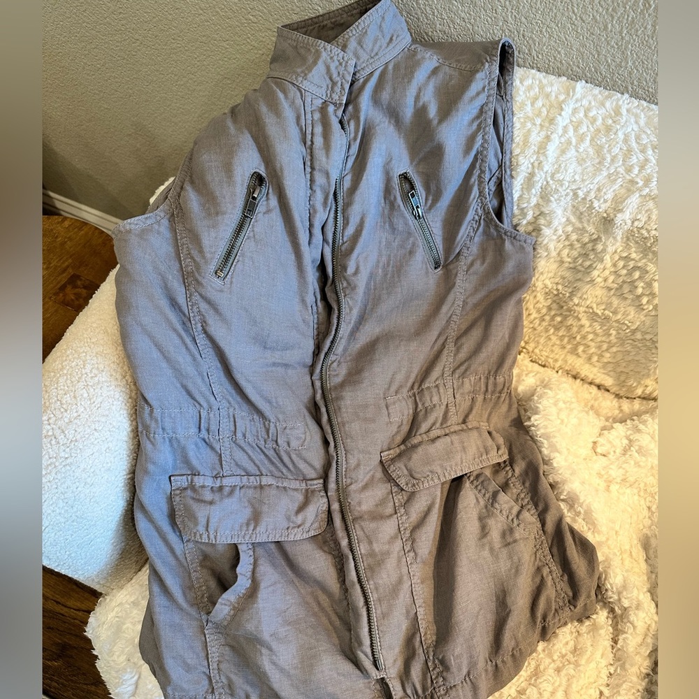 Caslon gray linen vest. Like new. Size Small